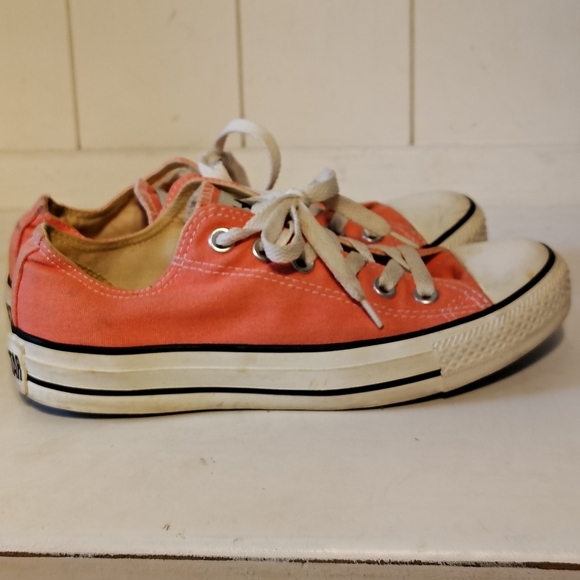 Converse Men Size 5 Women's Size 7 All Star Coral Low Tops Tennis Shoes - Picture 1 of 13